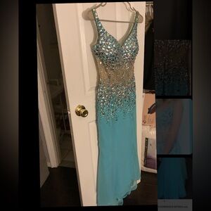 Faviana Embellished Prom Dress size 4